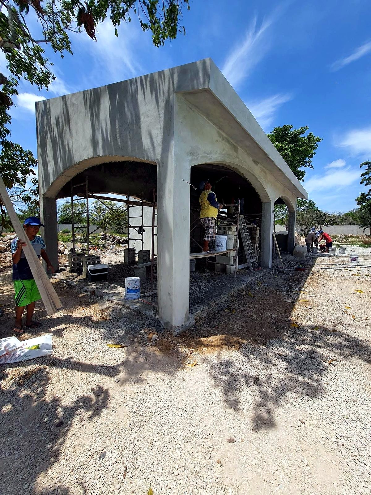 Construcción del bar y palapa junto a la alberca, Casa Hunucmá etapa 2