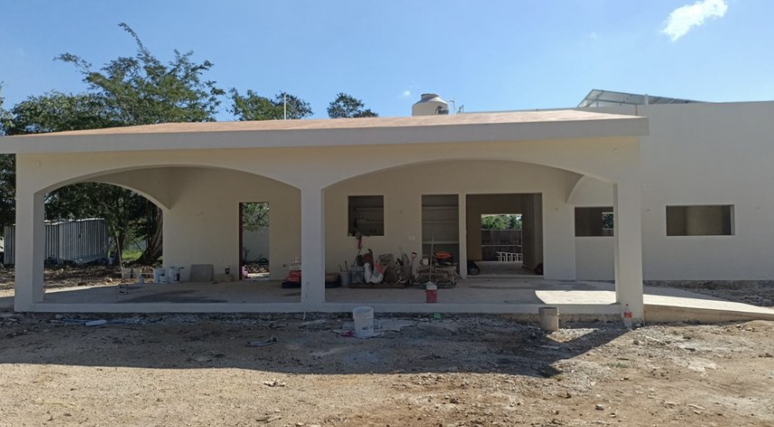 Fachada de la casa principal antes de pintar, Casa Hunucmá etapa 3