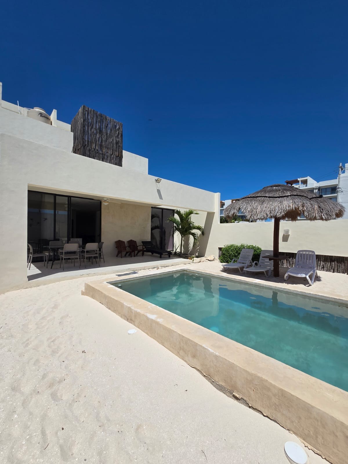 Alberca y palapa terminadas, Casa San Benito
