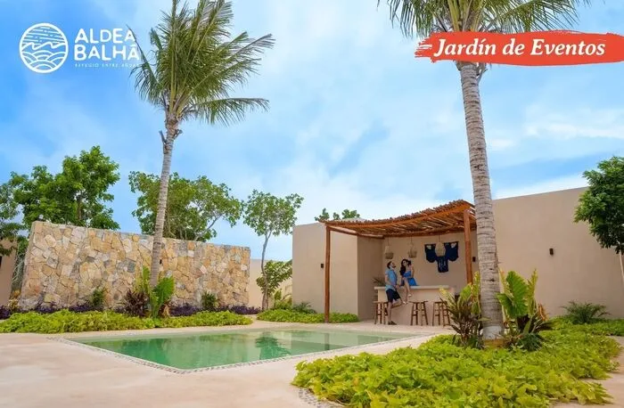 Jardín de eventos con alberca