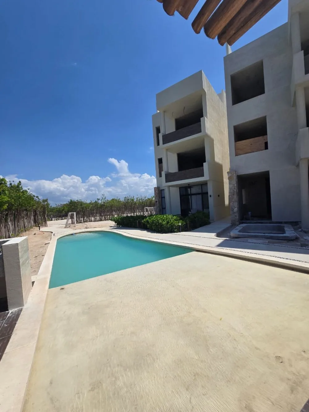 Terraza y alberca privada, Departamentos en San Benito