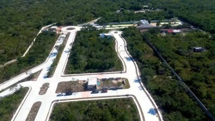 Vista aérea de glorieta y vialidades